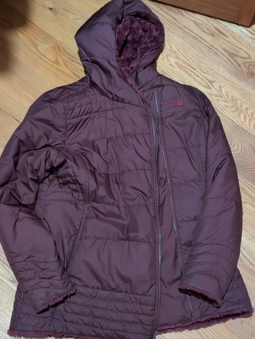 The North Face Reversible Quilted Jacket - Burgundy